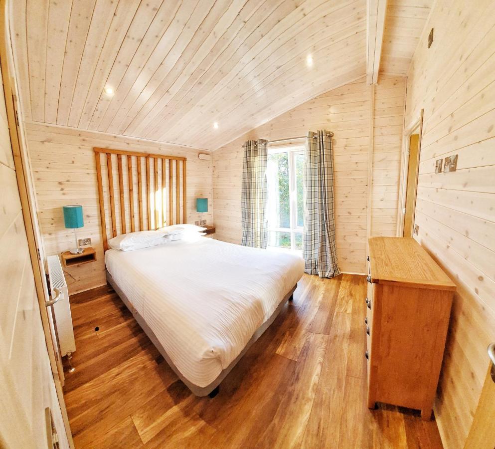 Skyline Lodge Loch Lomond Castle Lodges Balloch Exteriör bild