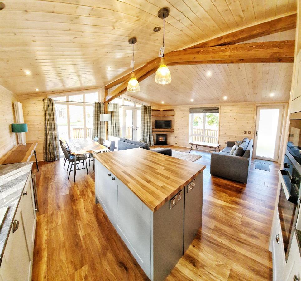 Skyline Lodge Loch Lomond Castle Lodges Balloch Exteriör bild