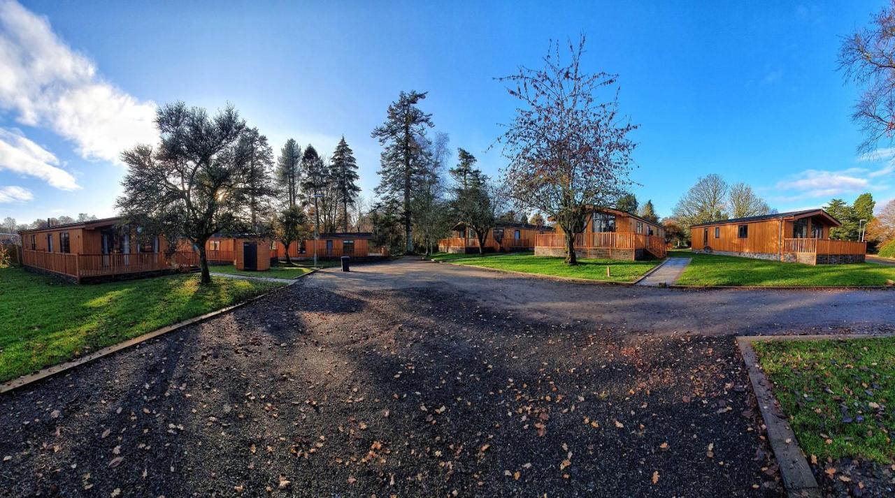 Skyline Lodge Loch Lomond Castle Lodges Balloch Exteriör bild